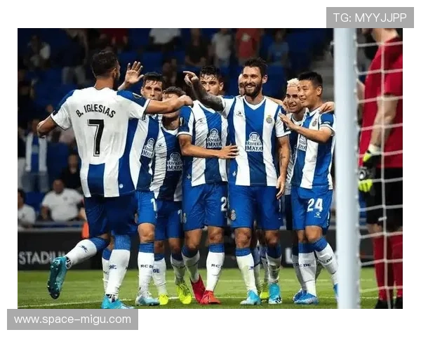 奥林匹亚科斯2-0勒沃库森，主场发力保留出线可能