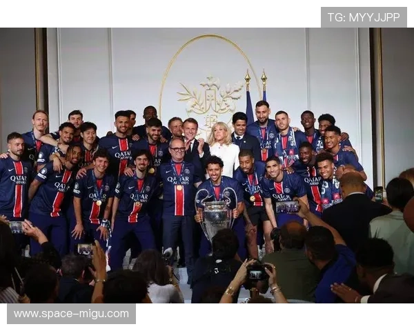 业余足球联赛决赛：巴黎郊区球队夺冠创历史